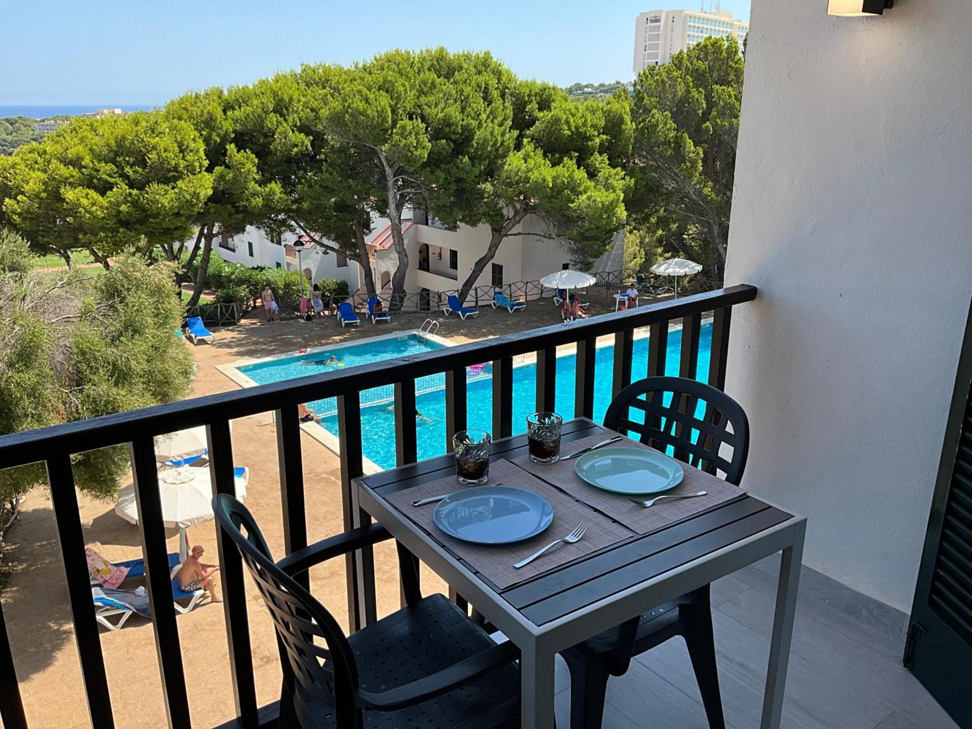 Vistas Al Mar Y La Piscina Apartment Arenal d'en Castell Bagian luar foto