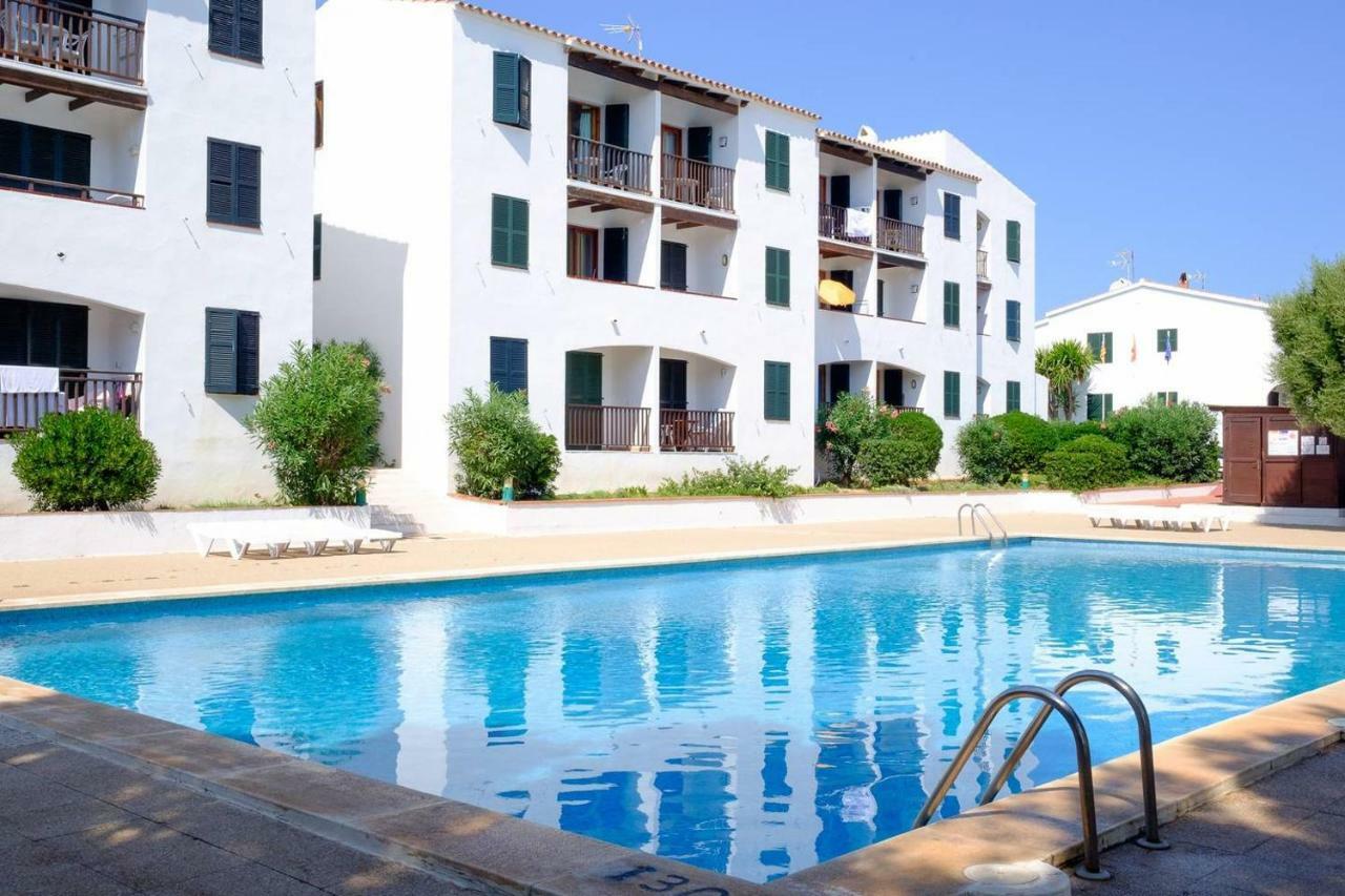 Vistas Al Mar Y La Piscina Apartment Arenal d'en Castell Bagian luar foto