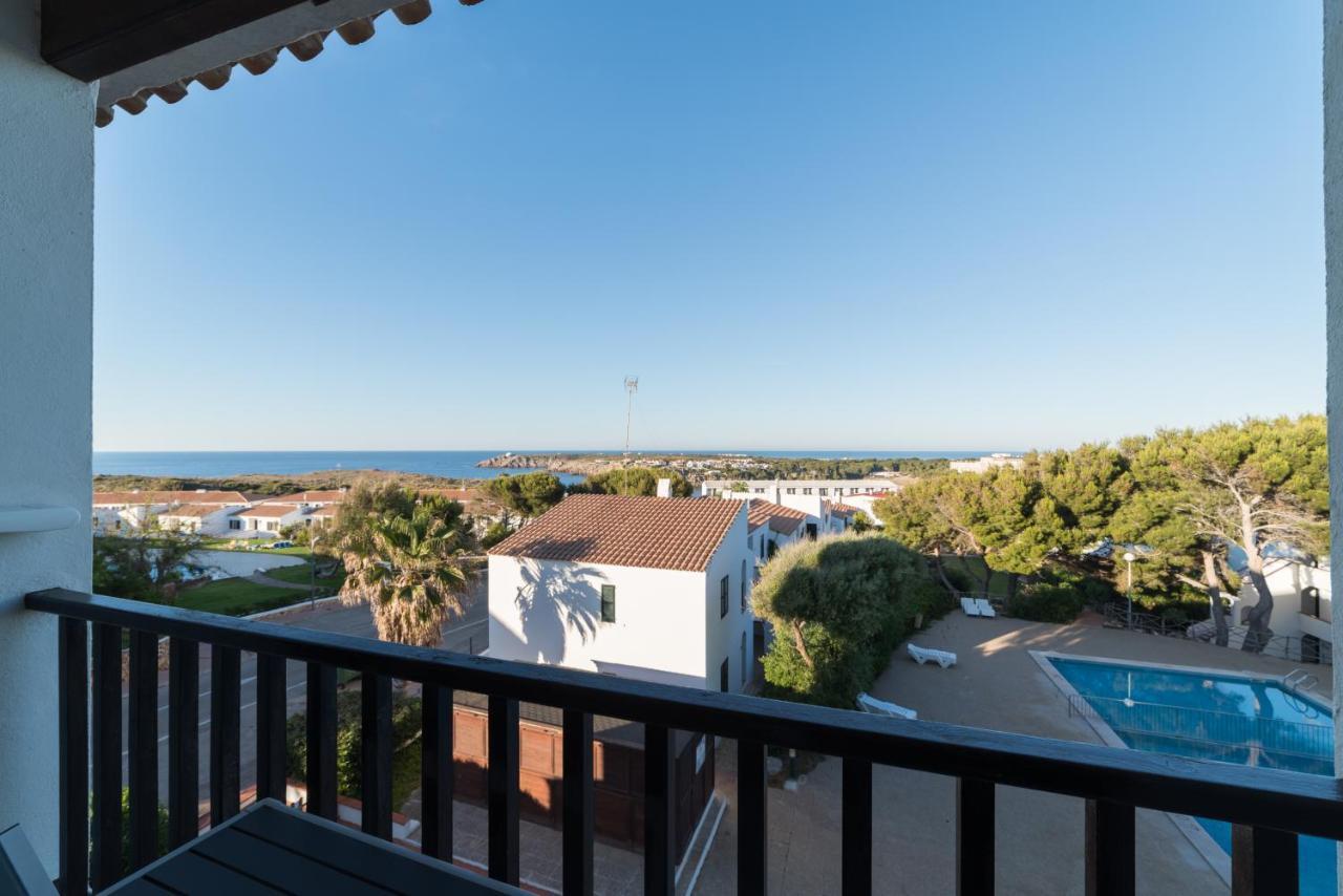 Vistas Al Mar Y La Piscina Apartment Arenal d'en Castell Bagian luar foto